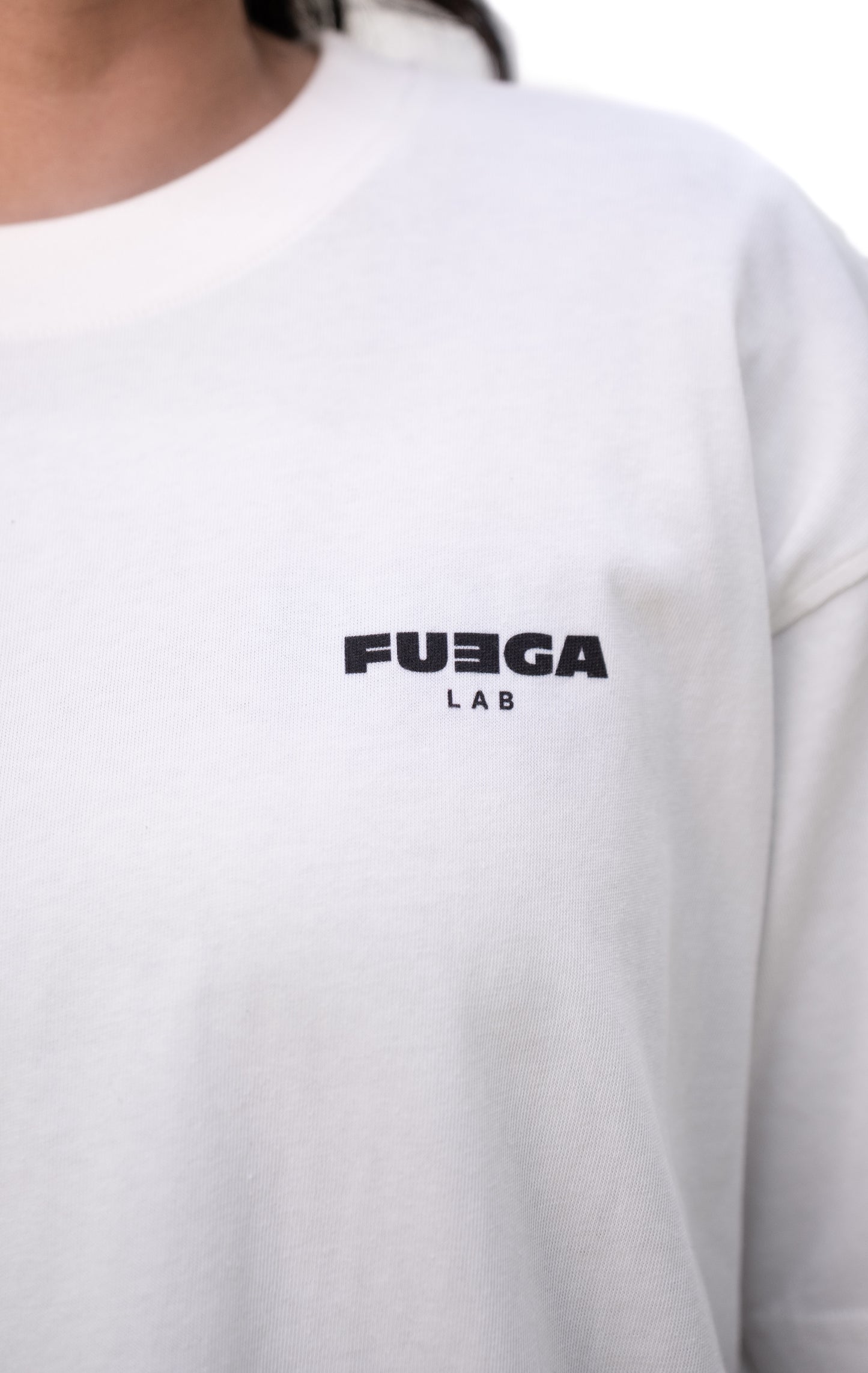 T Shirt Fuega blanca oversized