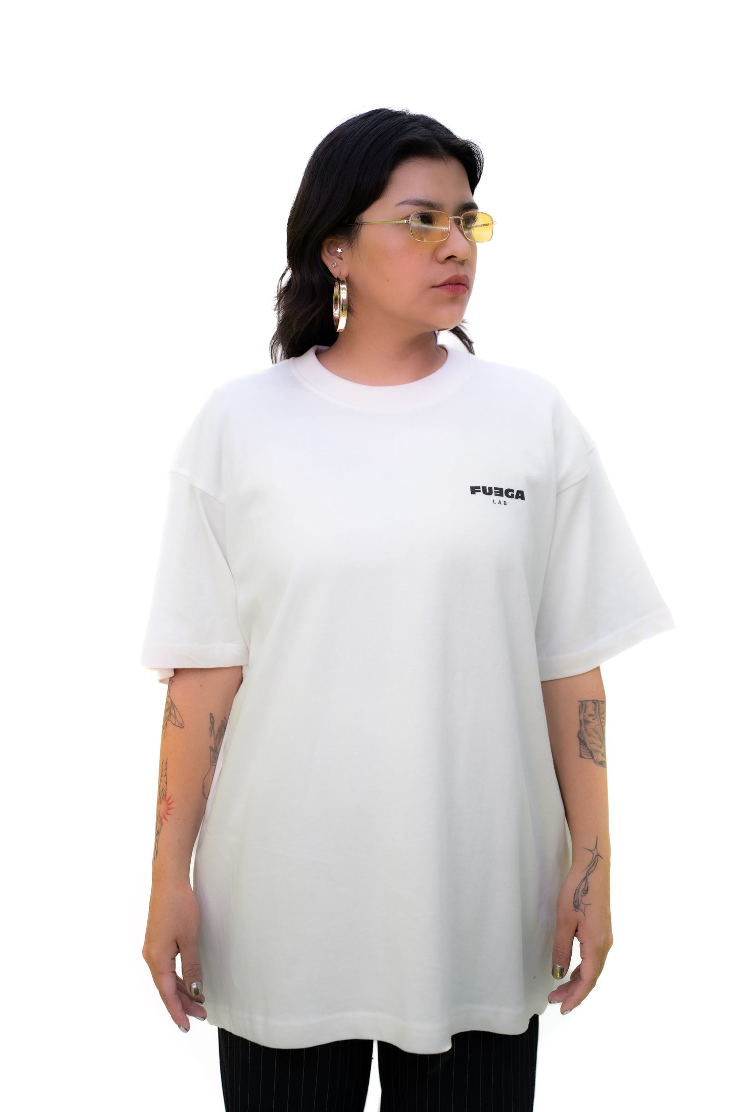 T Shirt Fuega blanca oversized