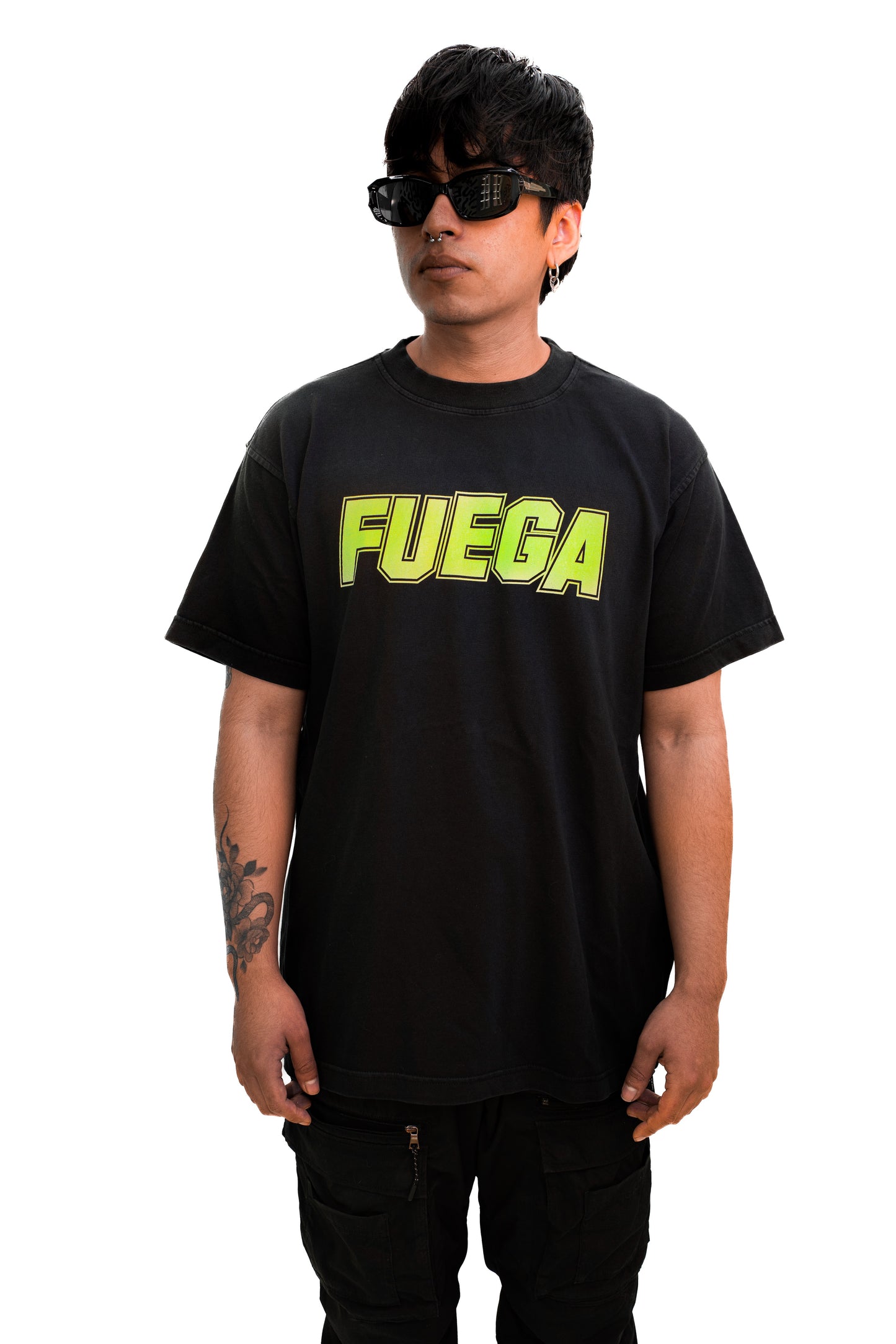 T Shirt Fuega negra oversized